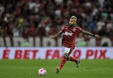 Vidal pede desculpas por reação ‘explosiva’ durante jogo do Flamengo: ‘Sempre gostei de jogar’