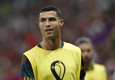Cristiano Ronaldo começa no banco de Portugal, entra no segundo tempo e tem gol anulado
